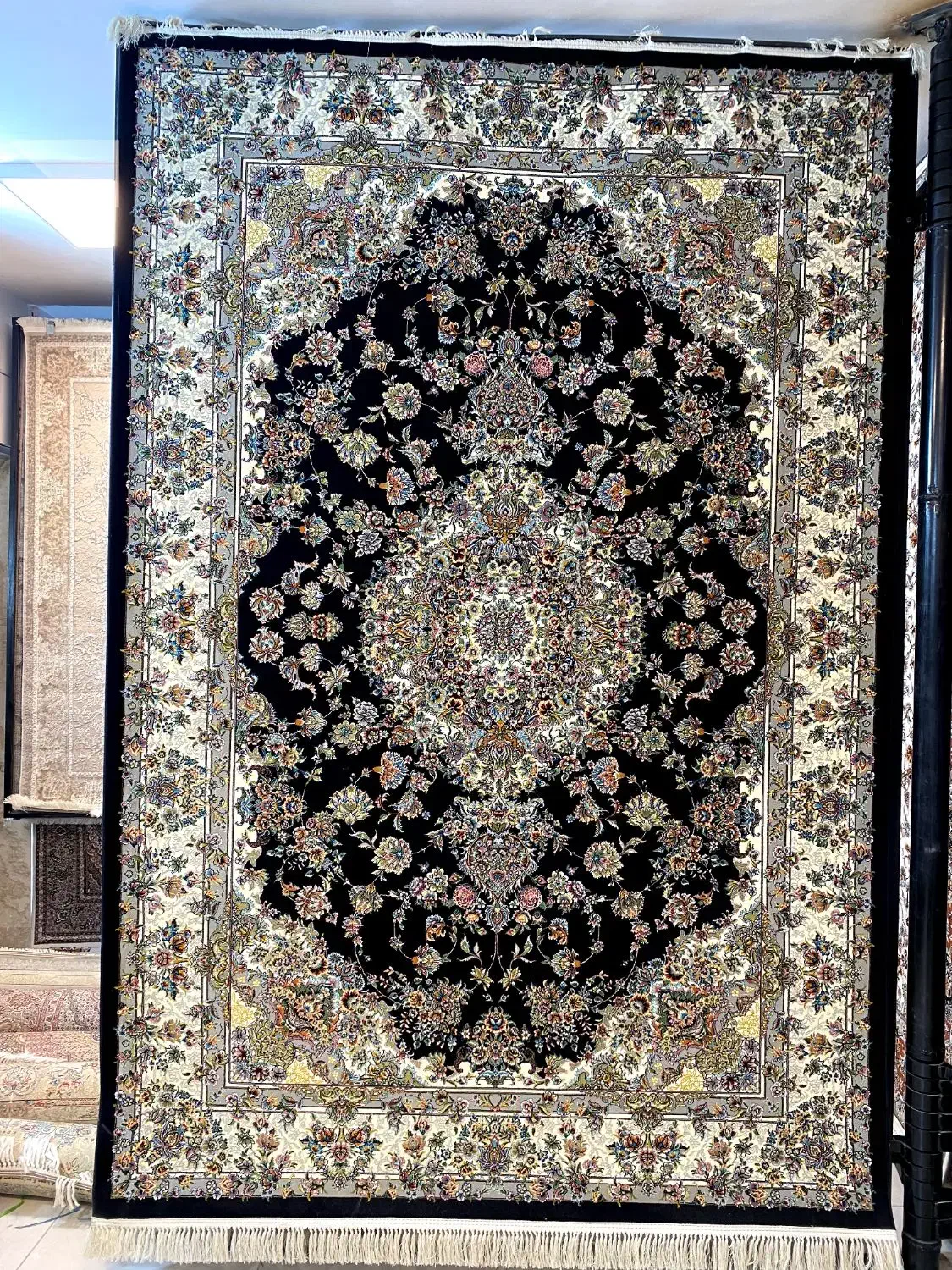 فرش ماشینی ۶متری ۷۰۰ شانه تمام نخ گلزار(فرش هنرمند|فرش|تبریز, |دیوار