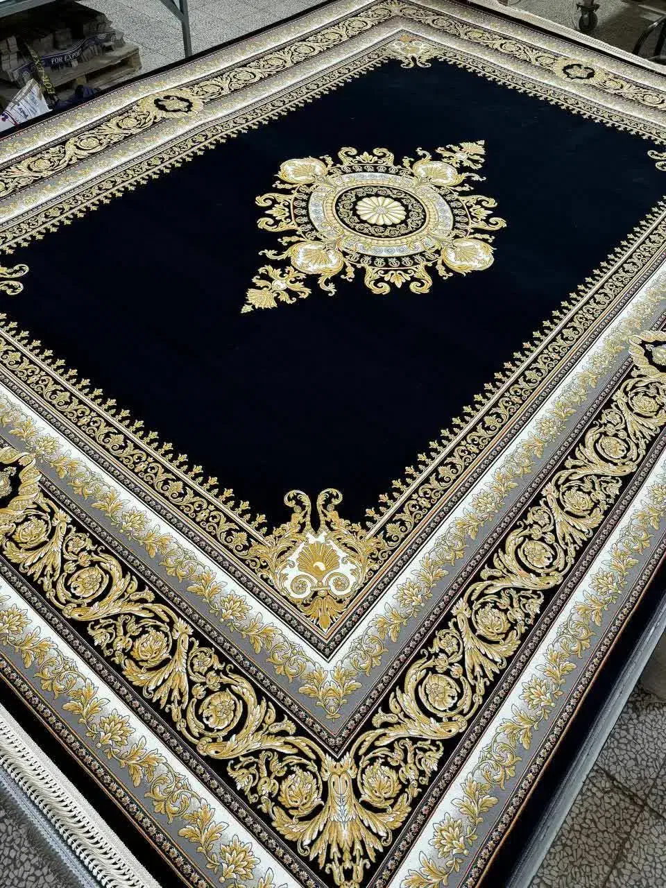 فرش ۷۰۰شانه ۱۲۰۰و۱۵۰۰|فرش|قزوین, |دیوار