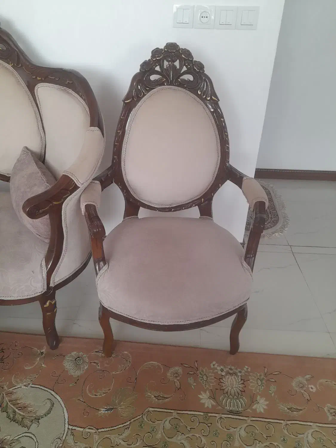 مبل استیل با بهترین چوب جنس عالی|مبلمان خانگی و میز عسلی|گلپایگان, |دیوار