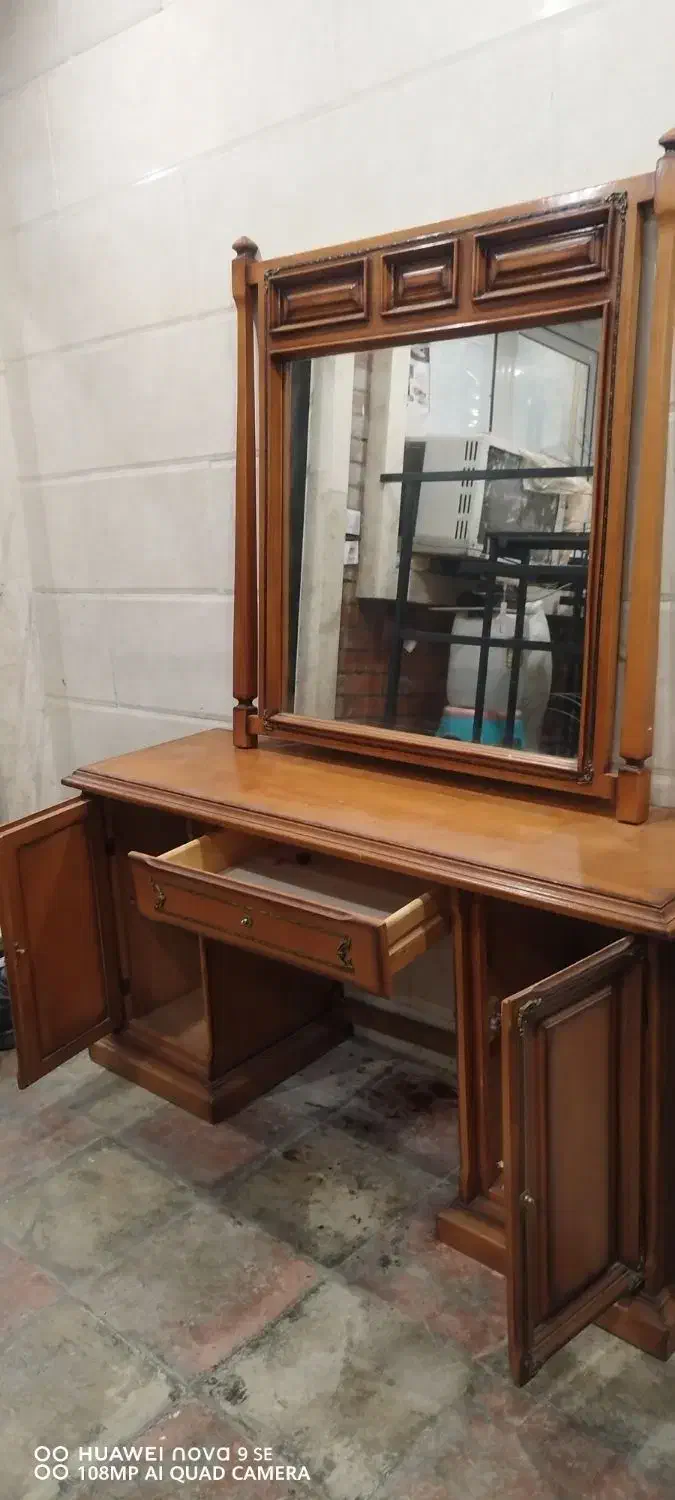 میز آرایش و آینه چوب راش نایاب|بوفه، ویترین، کنسول|گرگان, |دیوار