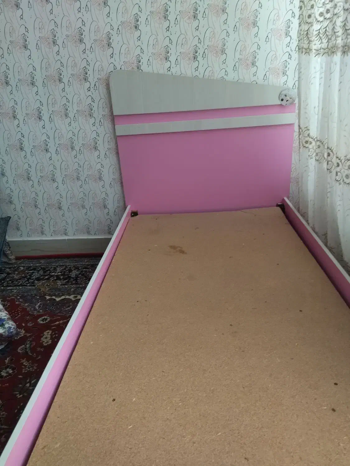 تخت نوجوان جنس عالی بسیار سالم درحد نو|تخت و صندلی بچه|کاشمر, |دیوار