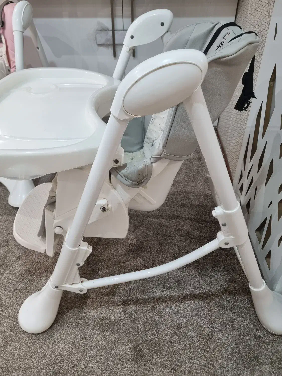 دو عدد صندلی غذای کودک مارک زوئیه|تخت و صندلی بچه|تبریز, |دیوار