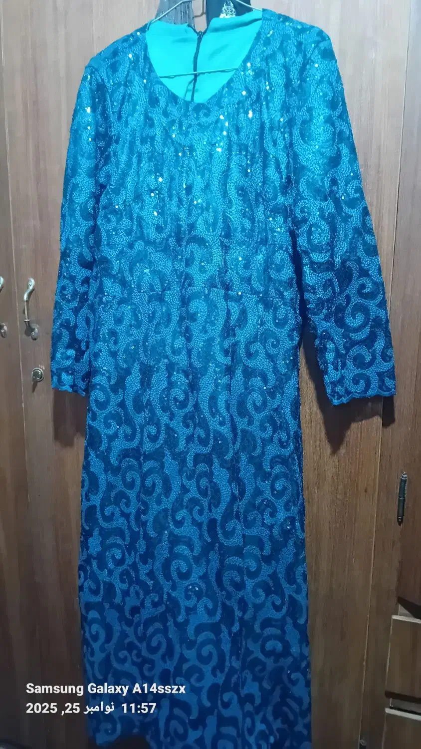 پیراهن|لباس|مسجد سلیمان, |دیوار