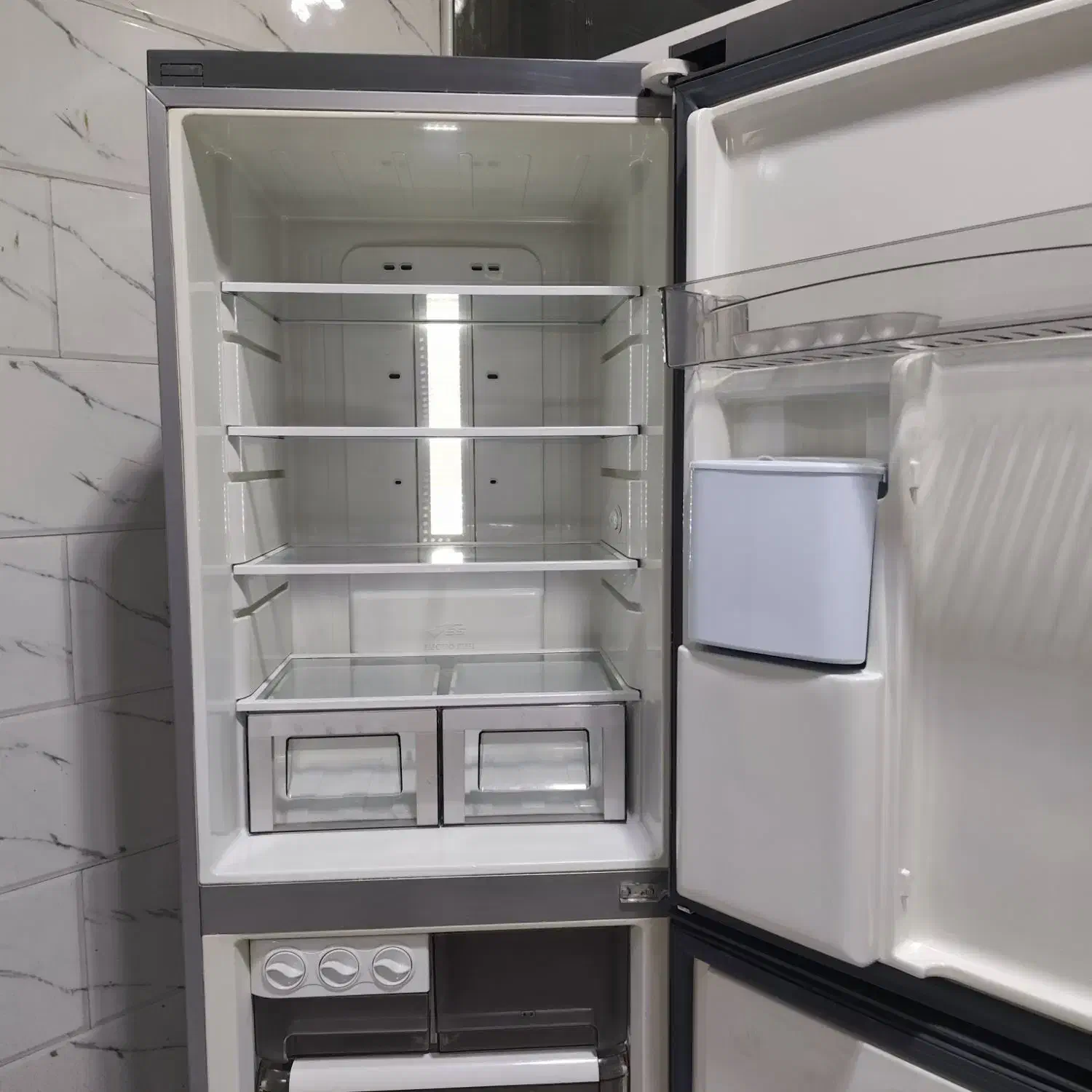 یخچال الکترواستیل نقره ای،سفید بدون برفک سالم درحد|یخچال و فریزر|قزوین, |دیوار