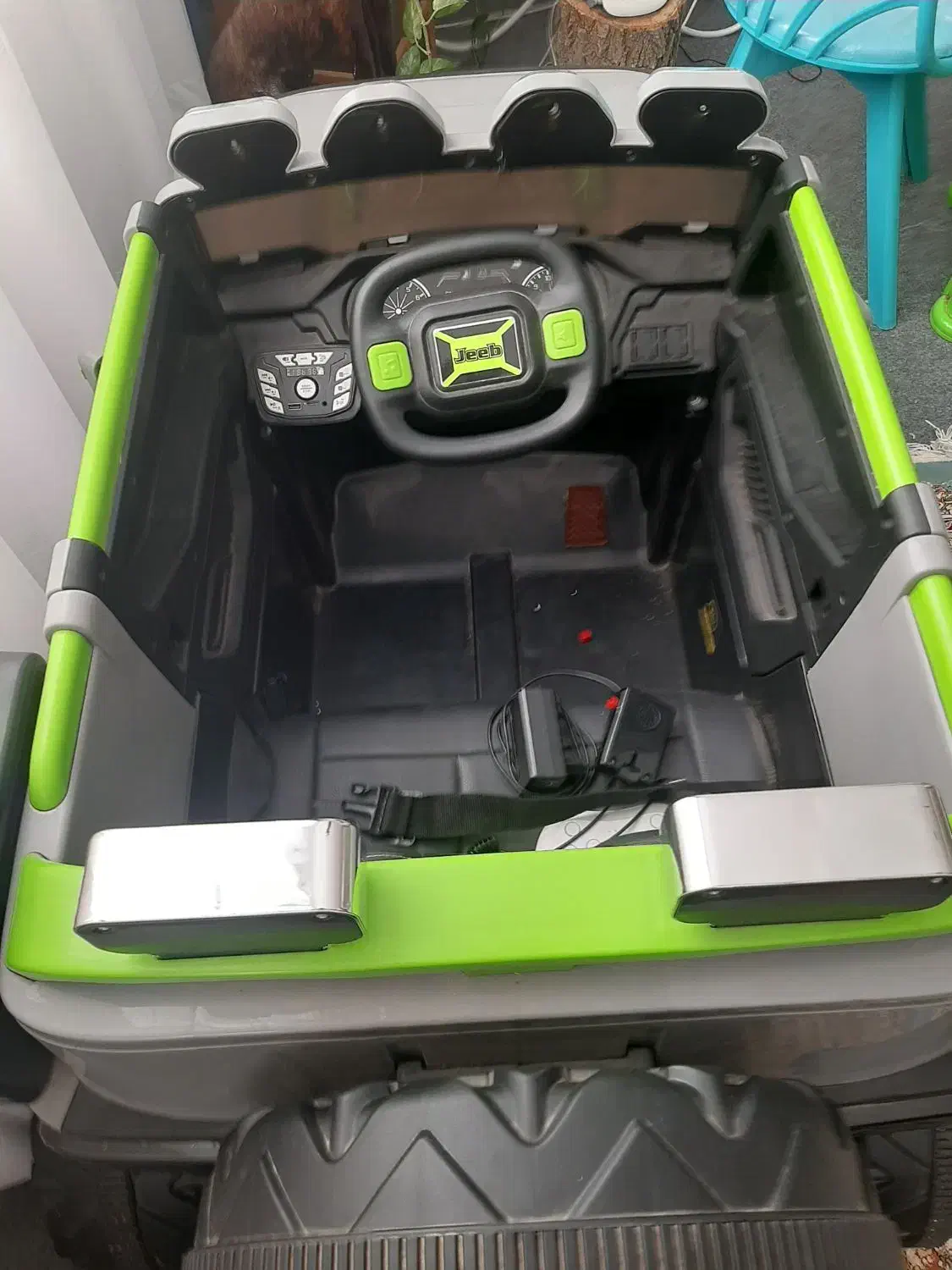 ماشین شارژی بزرگ|اسباب‌‌بازی|کهک, |دیوار