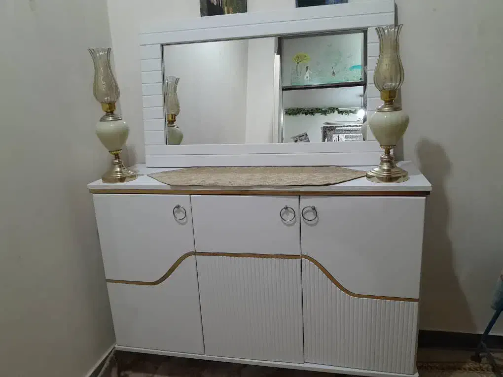 آیینه کنسول در حد نو|بوفه، ویترین، کنسول|کارون, |دیوار