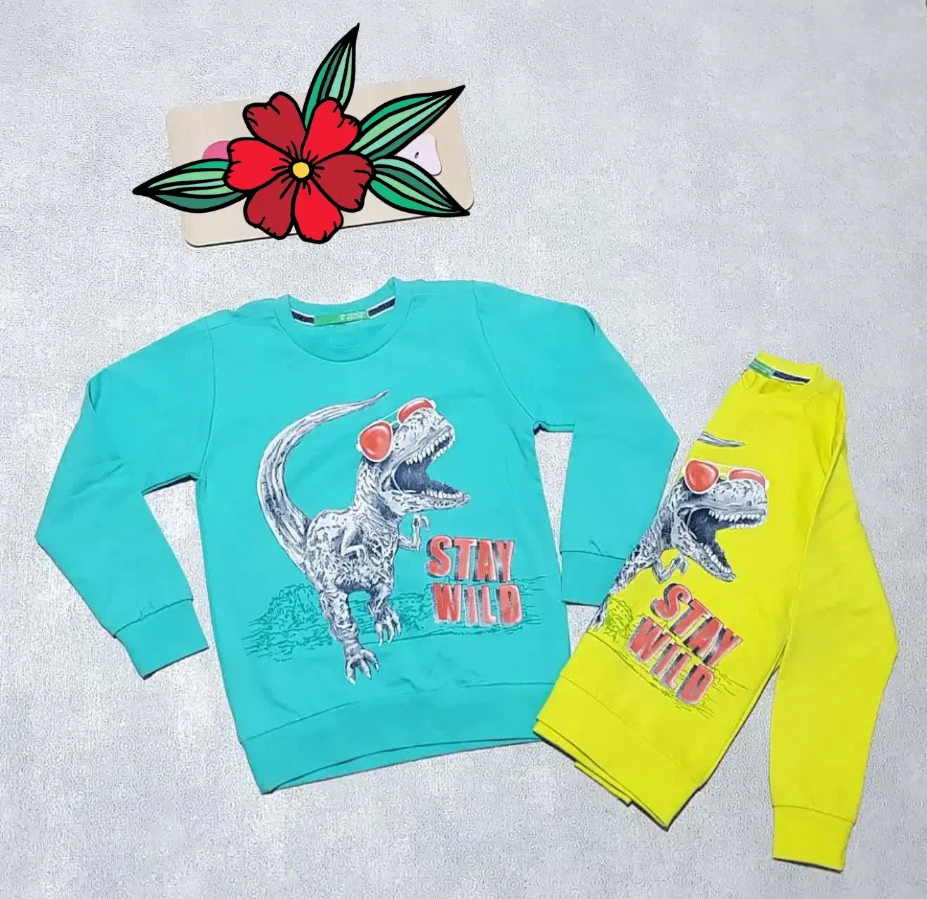 بلوز تک سایز ۵۰ و ۵۵|کفش و لباس بچه|خمینی‌شهر, |دیوار