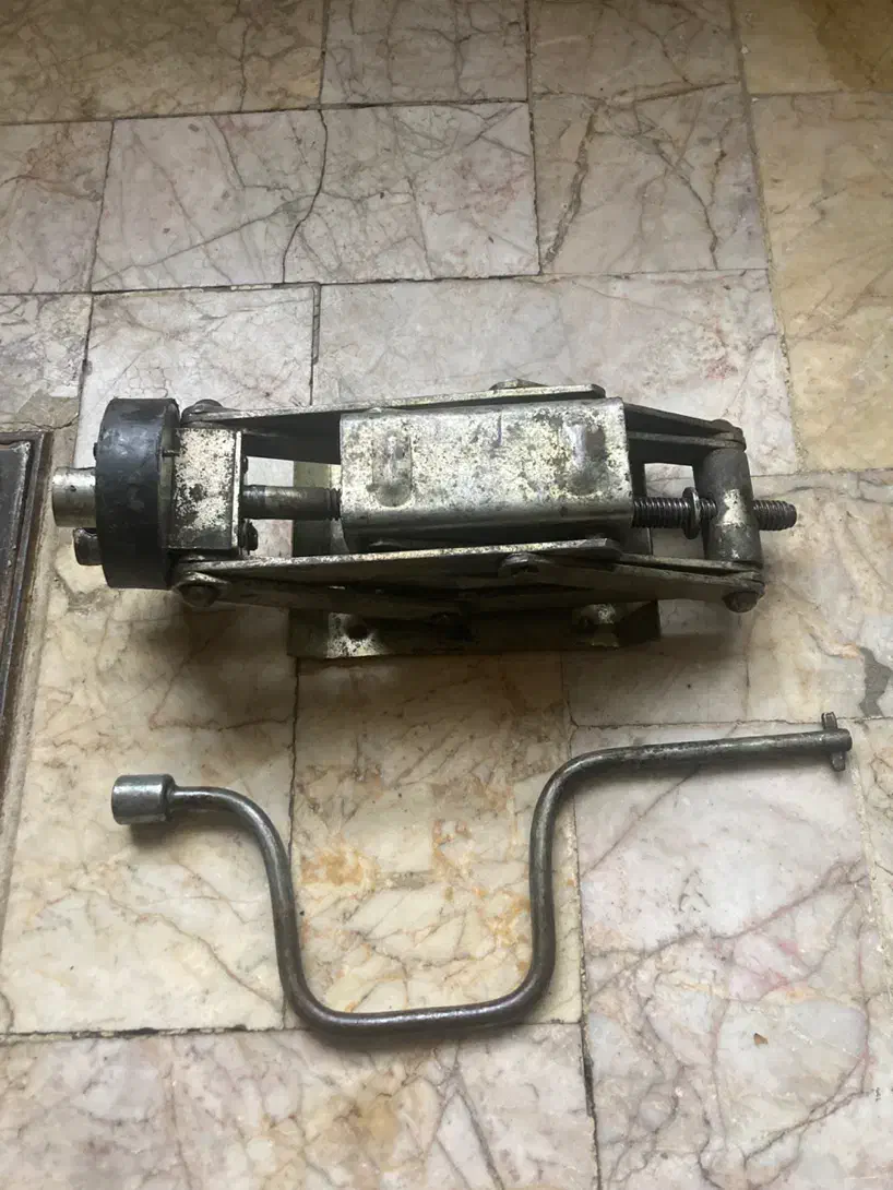 جک ۳نیم تنی ماشین|قطعات یدکی و لوازم جانبی|مشهد, رضاشهر|دیوار