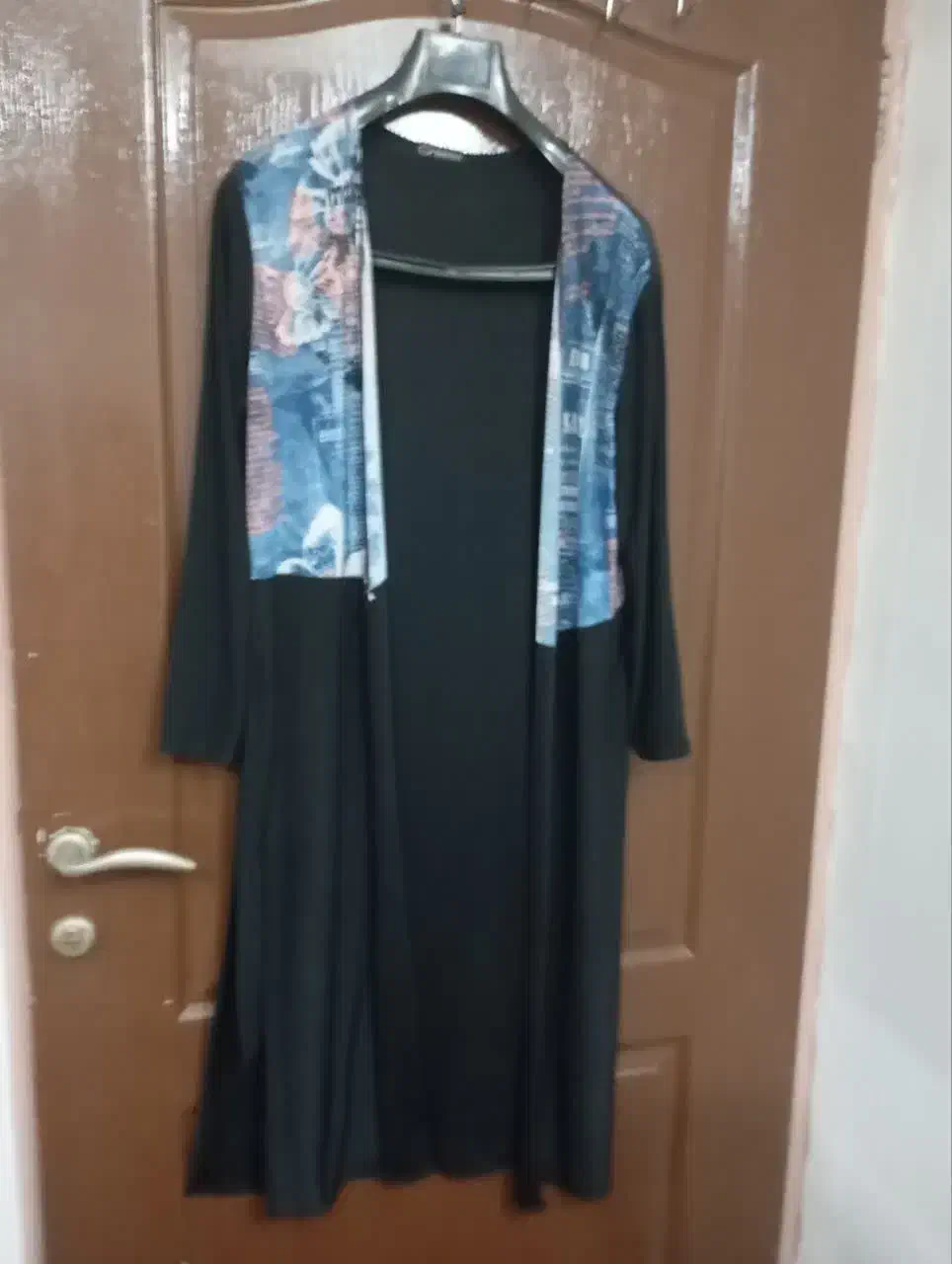 تعداد ی مانتو و شلوار وشال|لباس|کرمان, |دیوار