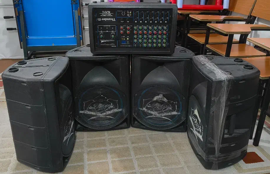 یکدستگاه آمپلیفایر حرفهای + ۴ عدد باند ۲۰۰ وات|صوتی و تصویری|میناب, |دیوار