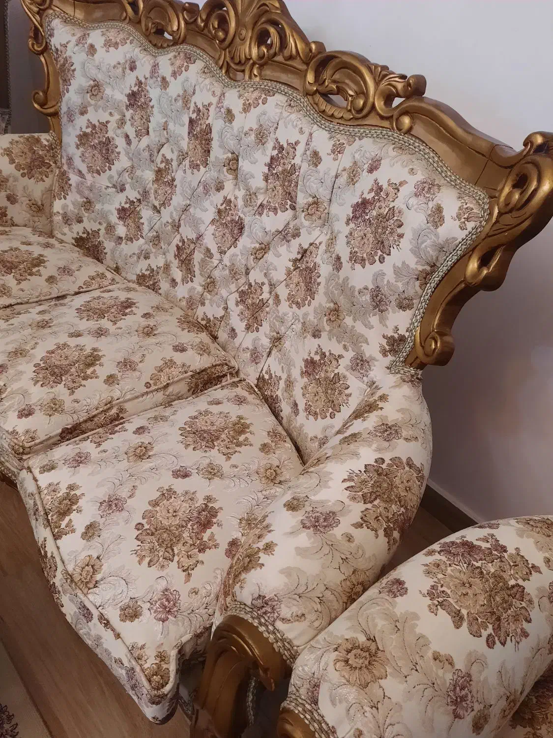 مبل استیل ۹ نفره به همراه میز عسلی|مبلمان خانگی و میز عسلی|رشت, باهنر|دیوار