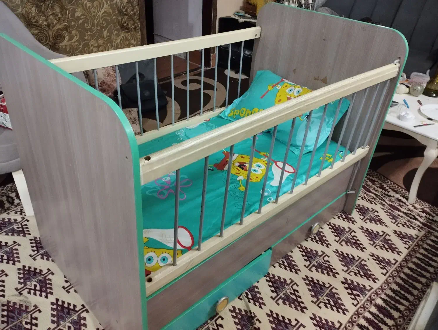 تخت کودک|تخت و صندلی بچه|گنبد کاووس, |دیوار