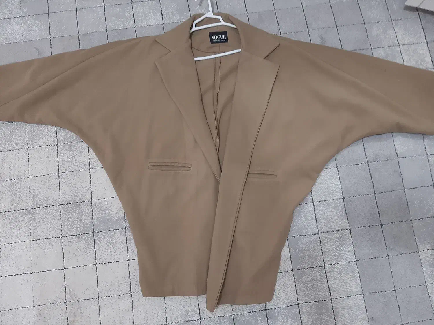 لباس پاییزه|لباس|فردیس, فردیس|دیوار