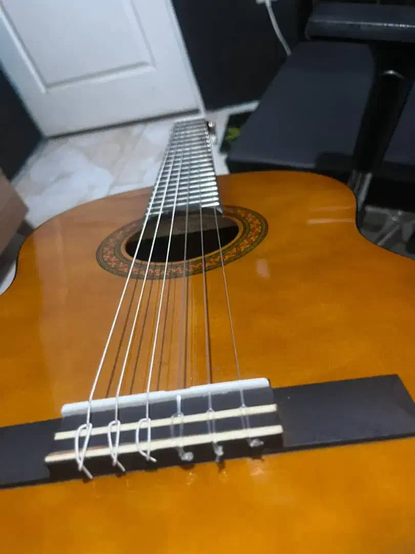 گیتار یاماها c40 اصلی|گیتار، بیس، امپلیفایر|ورامین, ورامین|دیوار