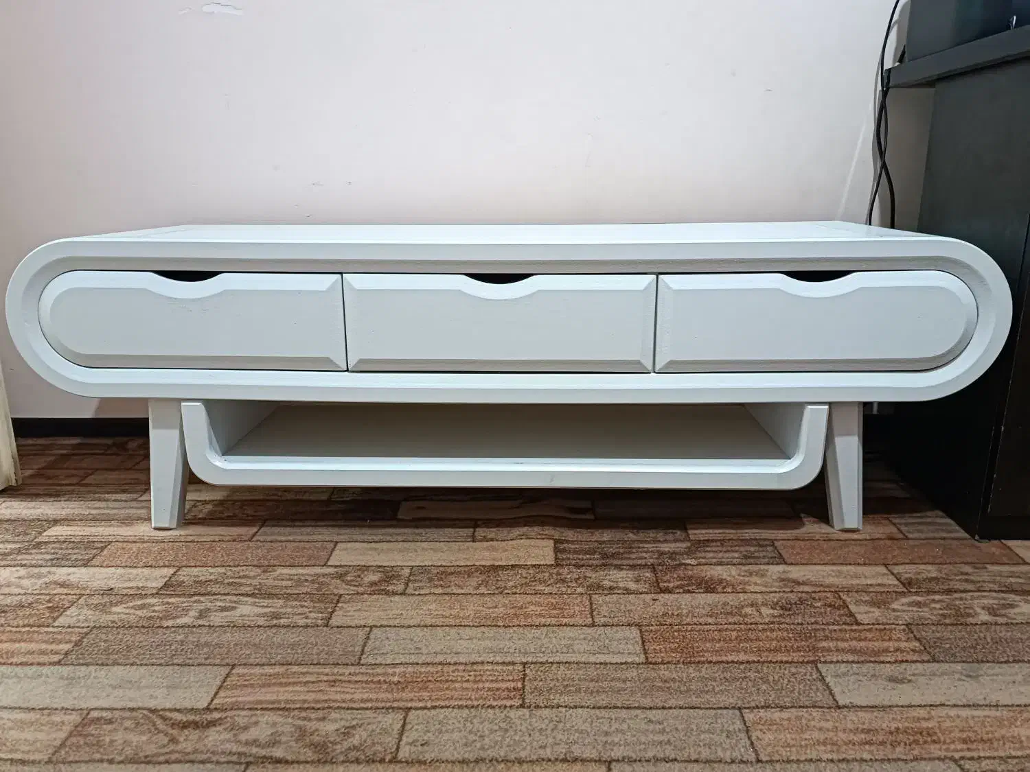 میزتی وی سفید|میز تلویزیون|بوشهر, |دیوار