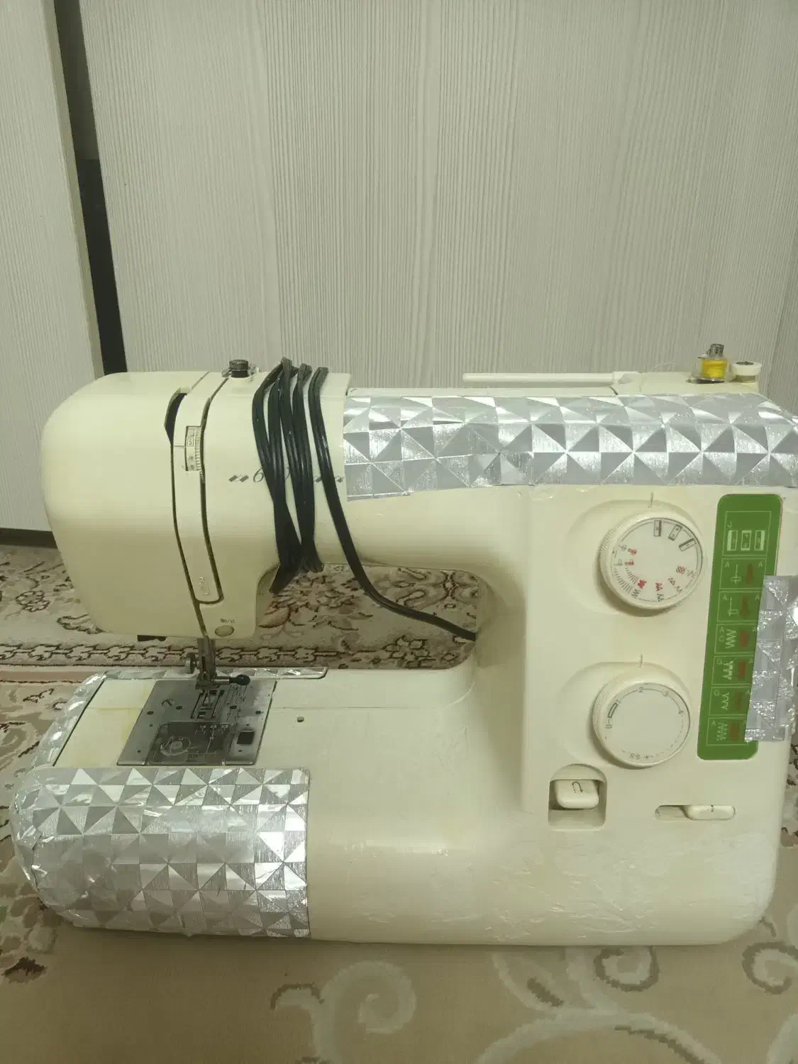 چرخ خیاطی|چرخ خیاطی و ریسندگی|گلبهار, شهر جدید گلبهار|دیوار