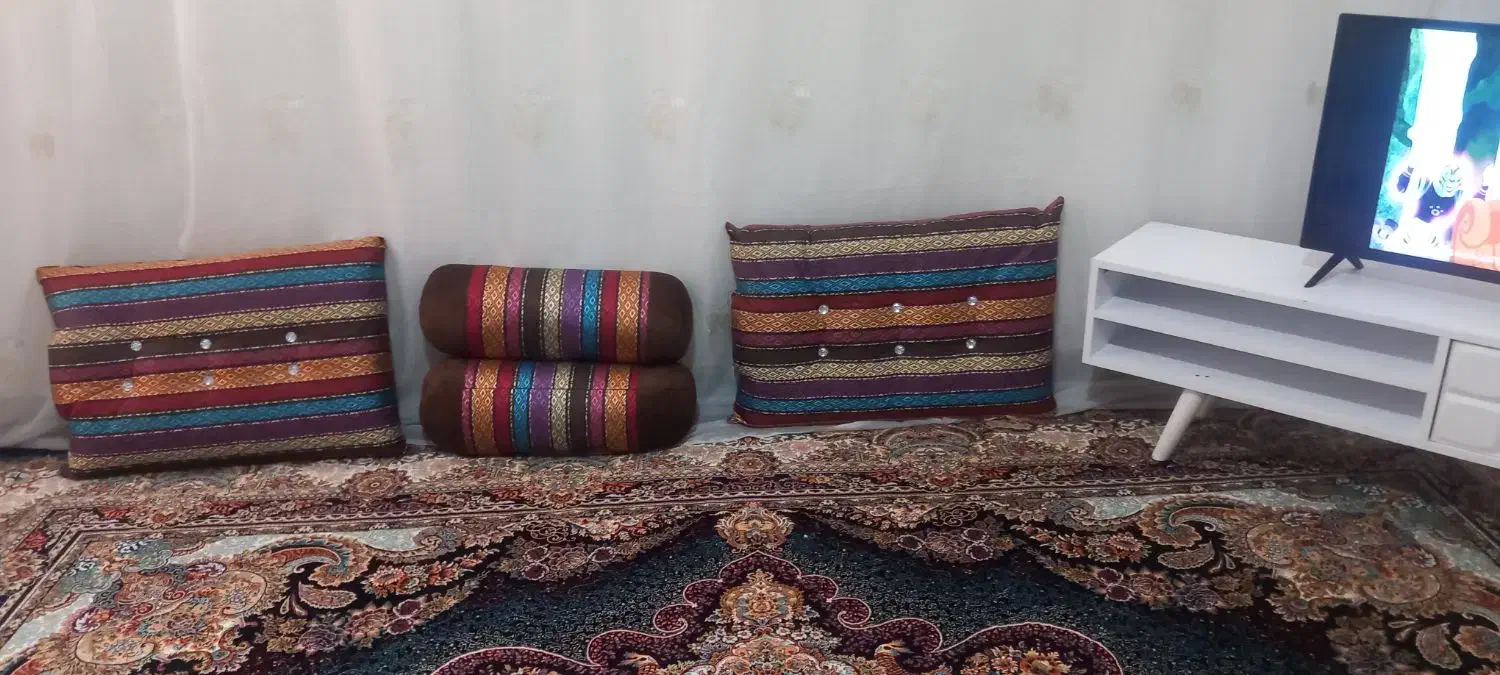 پشتی متکا لوله ای یلدایی|پشتی|سمنان, |دیوار