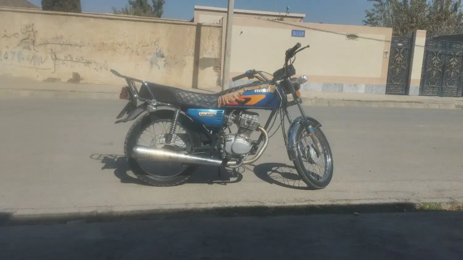 qwe|موتورسیکلت|خاش, |دیوار