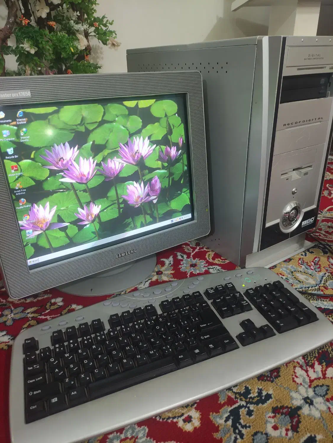 کامپیوتر و میز کامپیوتر|رایانه رومیزی|سبزوار, سجاد|دیوار