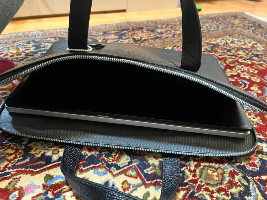 کیف اداری|کیف، کفش، کمربند|رشت, گلسار|دیوار