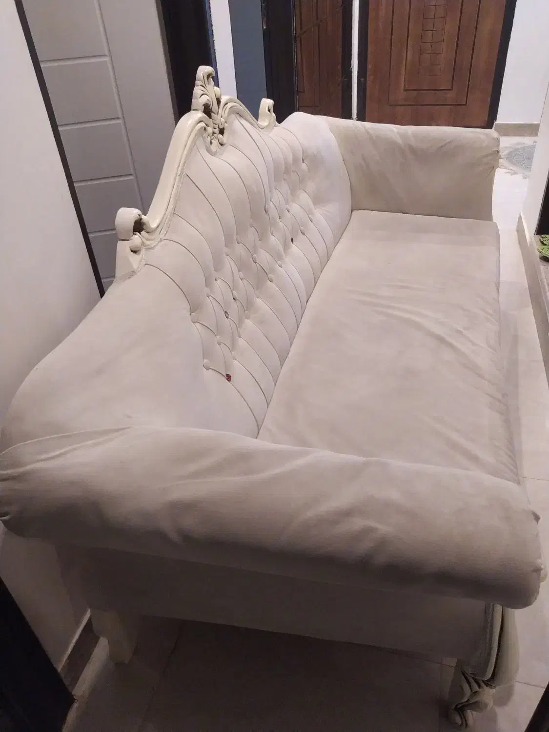 مبل کلاسیک نیم ست با میز|مبلمان خانگی و میز عسلی|رشت, دیلمان|دیوار