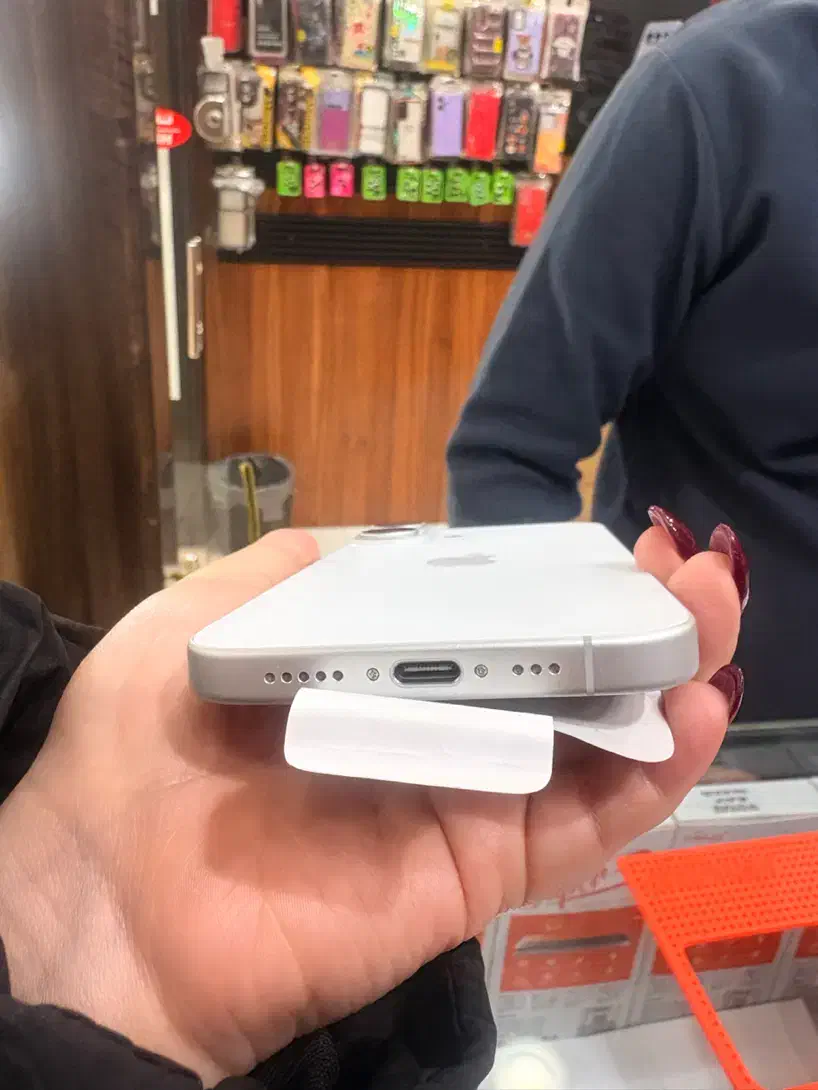 ۱۶ نرمال سفید باطری ۹۹ ده ماه گارانتی نقد و اقساط|موبایل|تهران, نصرت|دیوار