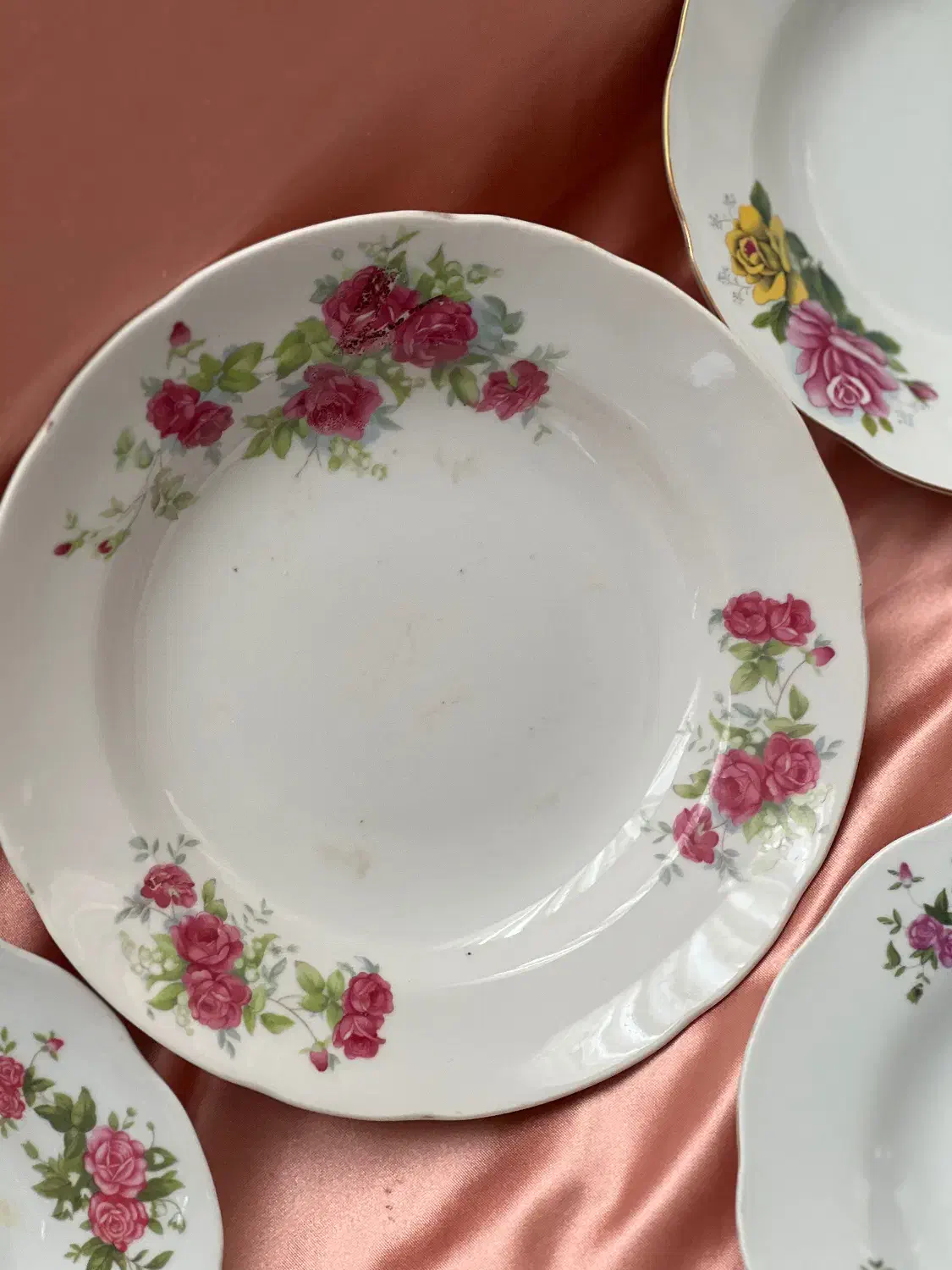 ظروف سنتی قدیمی گل سرخی|ظروف سرو و پذیرایی|تهران, خواجه نظام الملک|دیوار