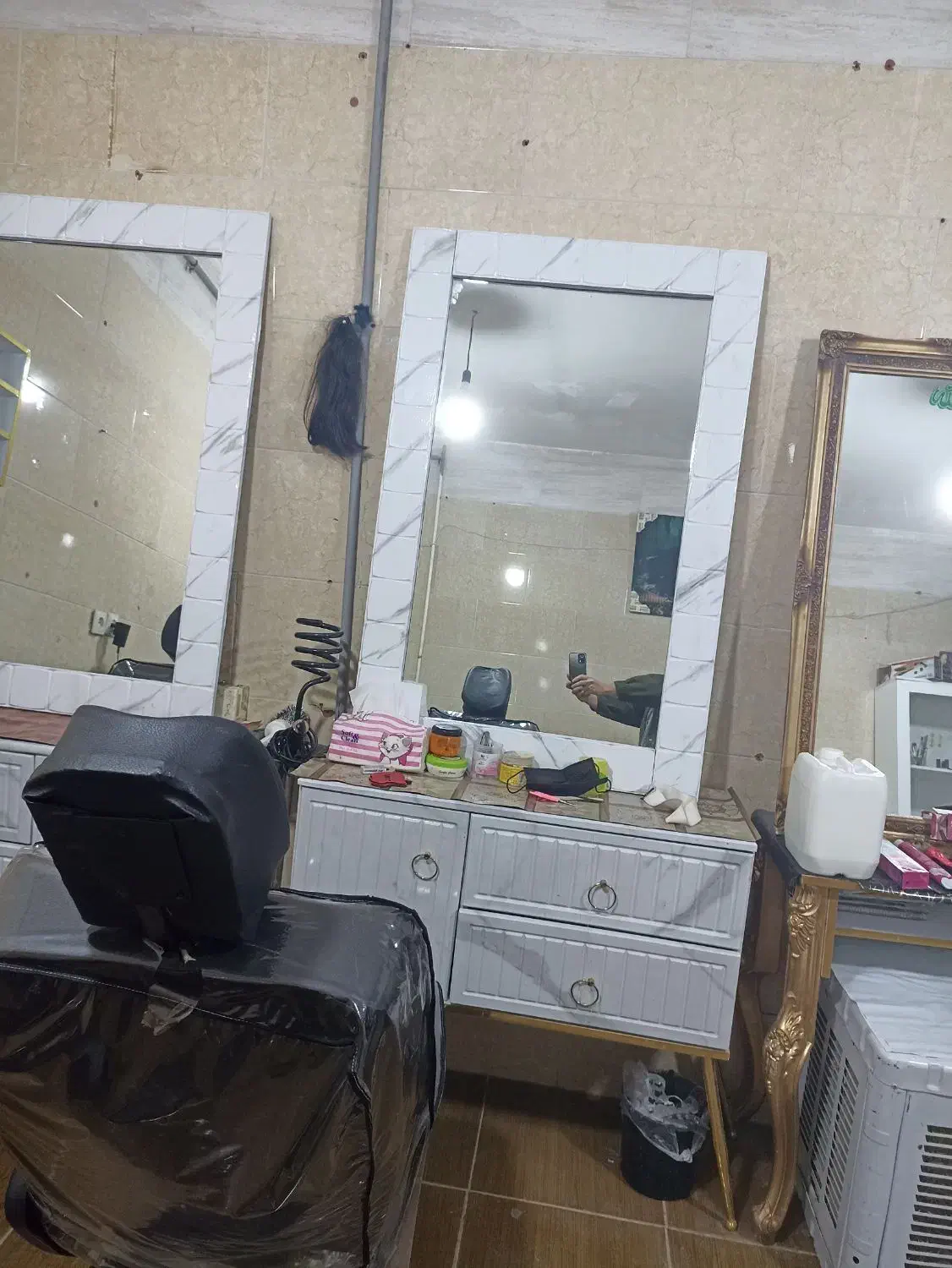 لوازم ارایشگاه|آرایشگاه و سالنهای زیبایی|دهگلان, |دیوار