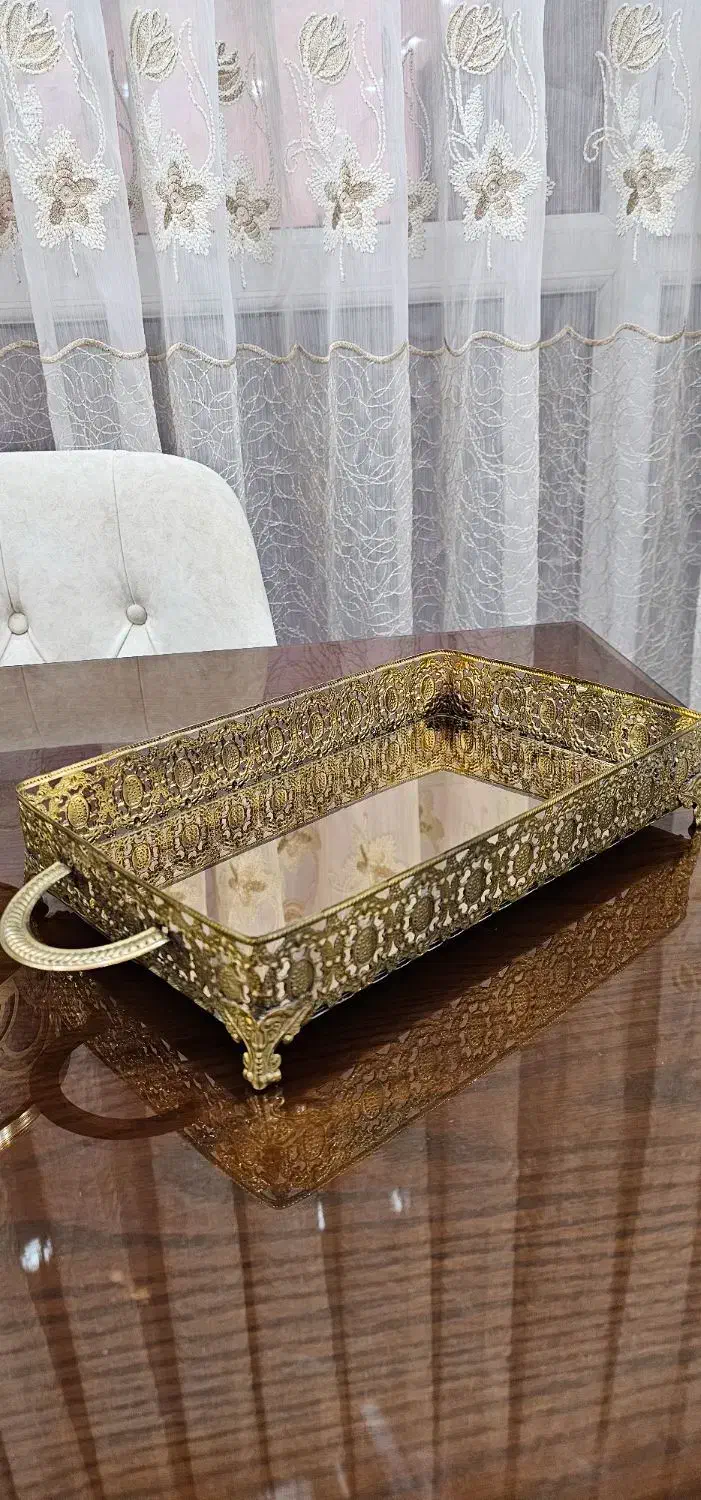 سینی فلزی طلایی|ظروف سرو و پذیرایی|فردیس, نگارستان|دیوار