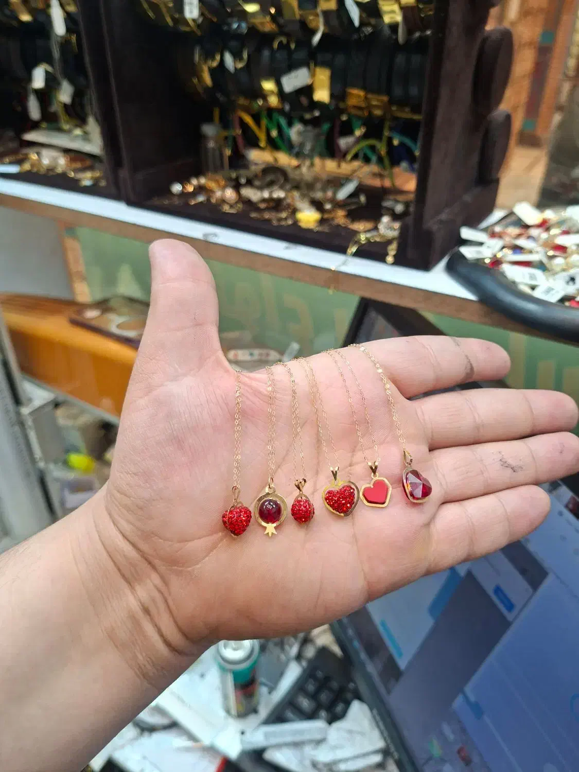 قیمت هارو ببین فقط|جواهرات|شیراز, شاهچراغ|دیوار