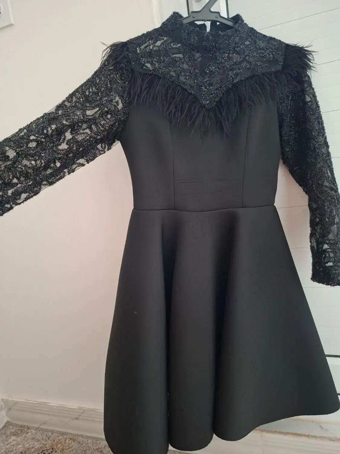 لباس مجلسی|لباس|صائین قلعه, |دیوار