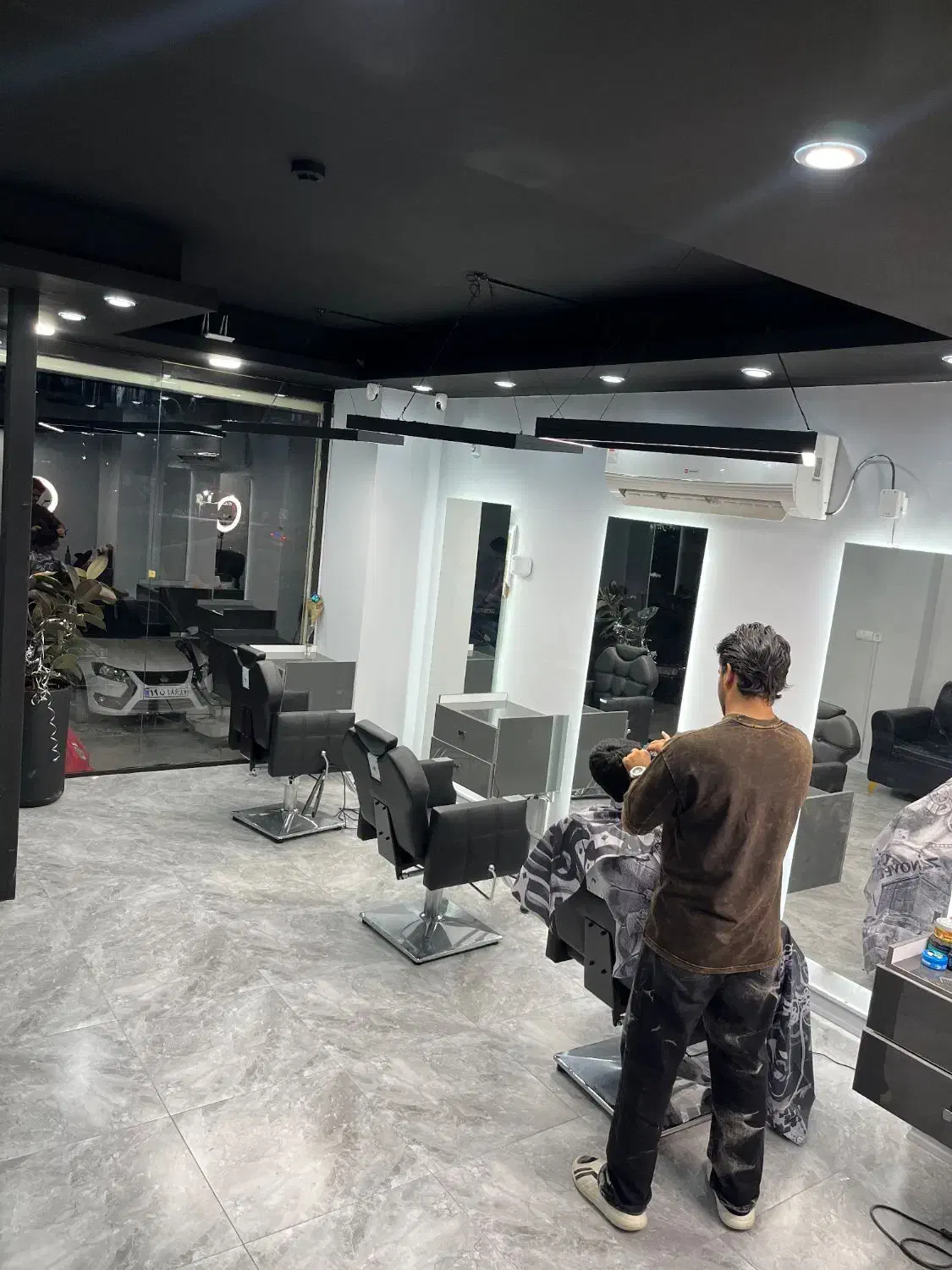 صندلی آرایشگاه|استخدام درمانی، زیبایی، بهداشتی|بندرعباس, |دیوار