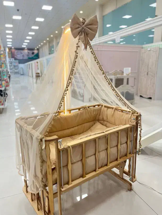 تخت گهواره کنار مادر چوبی|تخت و صندلی بچه|کرمان, |دیوار