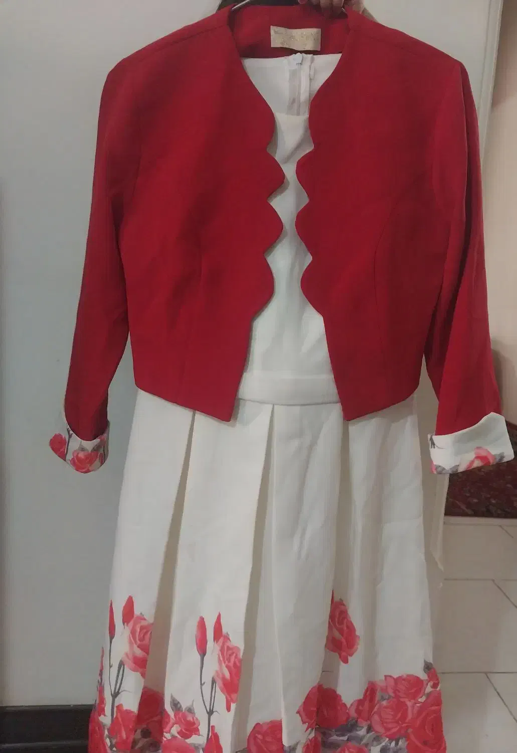 پیراهن یلدایی|لباس|هشتگرد, فاز ۷ مهستان|دیوار