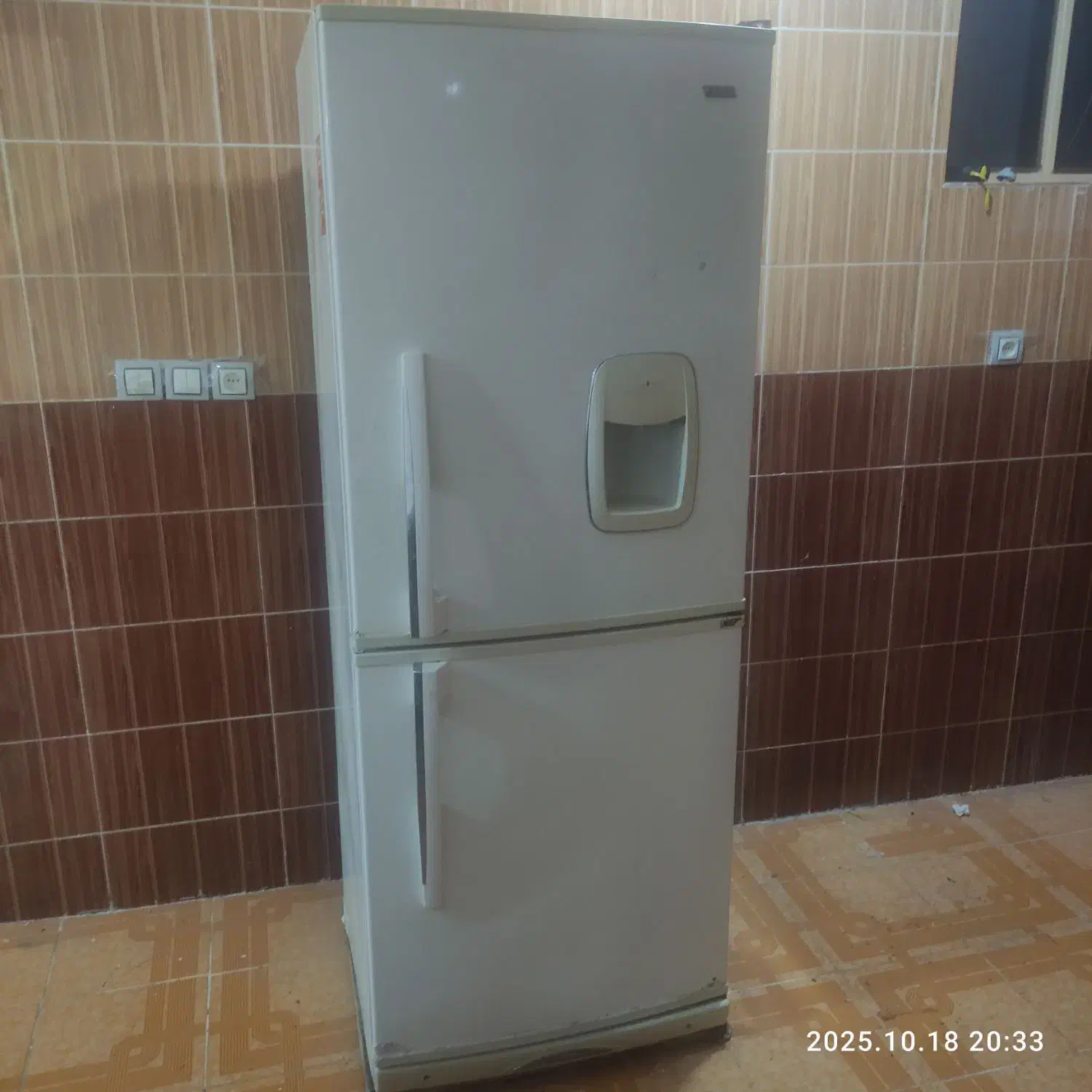 یخچال دو درب یخچال بالا فریزر پایین|یخچال و فریزر|بندر دیر, |دیوار