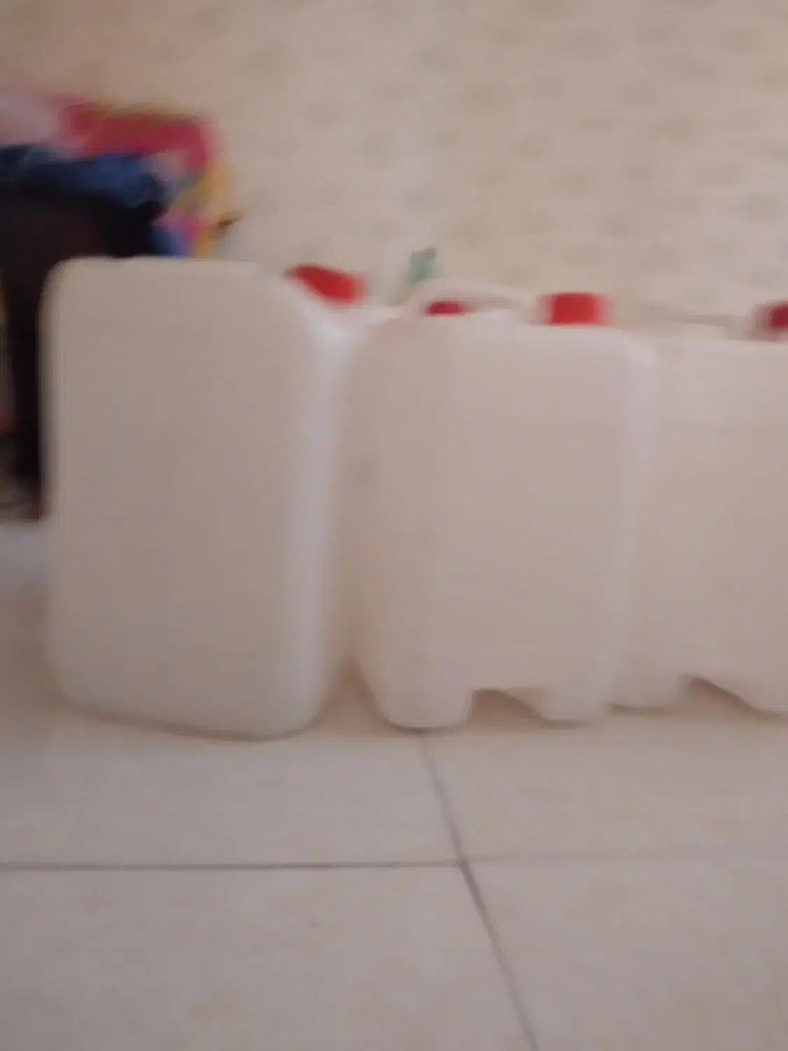 ده عدد دبه تمیز و سالم و درب دار|ظروف نگهدارنده، پلاستیکی، یک‌بارمصرف|همدان, |دیوار