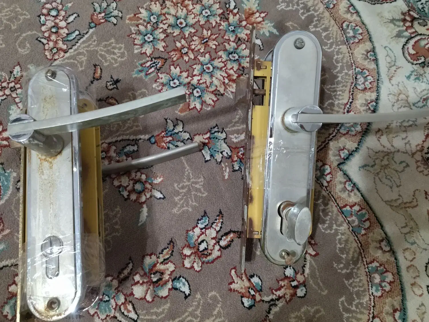 دستگیره درب|لوازم سرویس بهداشتی|زاهدان, |دیوار