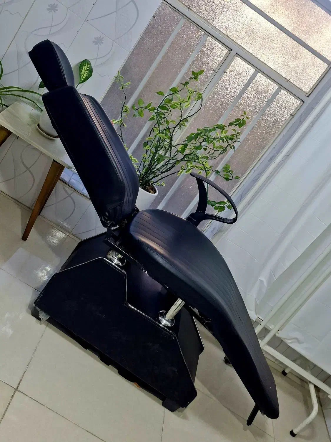 صندلی زیبایی و آرایشگاهی|آرایشگاه و سالنهای زیبایی|سردشت, |دیوار