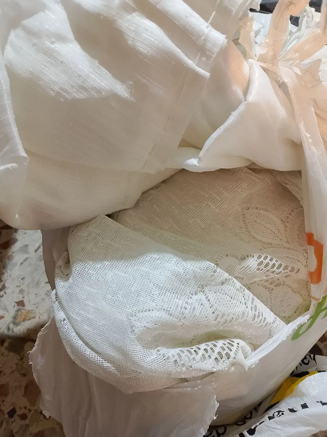 پارچه پرده قدیمی|کلکسیون اشیاء عتیقه|اصفهان, کوی امام|دیوار