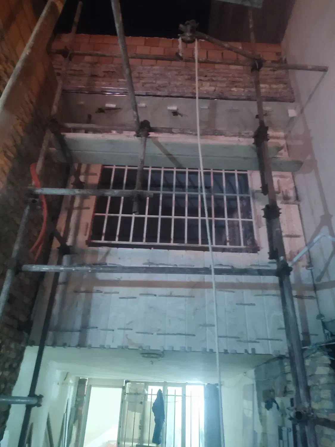 درب و پنجره آهنی با ابعاد وقیمت مختلف|حراج|گنبد کاووس, |دیوار