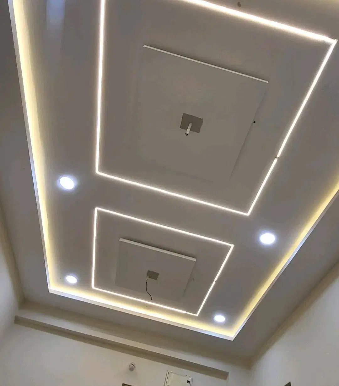 برقکار ،اجرای لاینر نوری مستقیم روی تیرچه|خدمات پیشه و مهارت|دزفول, |دیوار