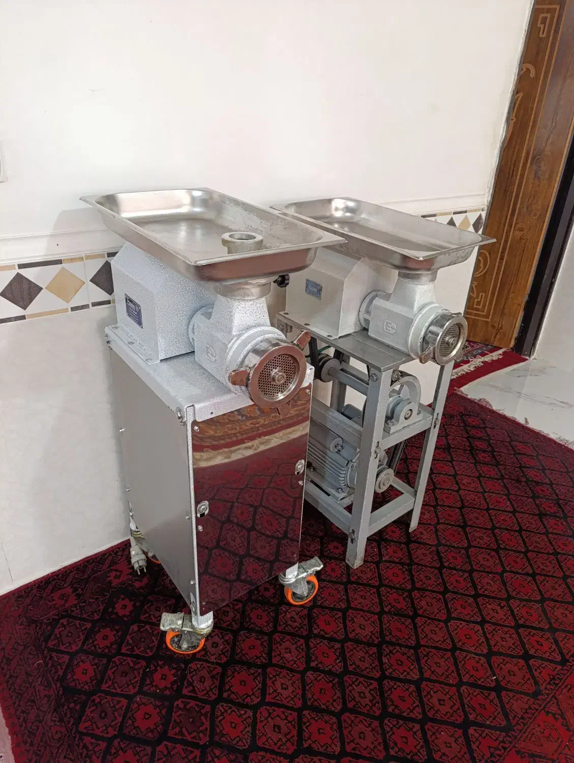 لوازم رستوران کبابی منقل ذغالی سیخ چرخ گوشت ترازو|کافیشاپ و رستوران|مشهد, شهرک شهید باهنر|دیوار