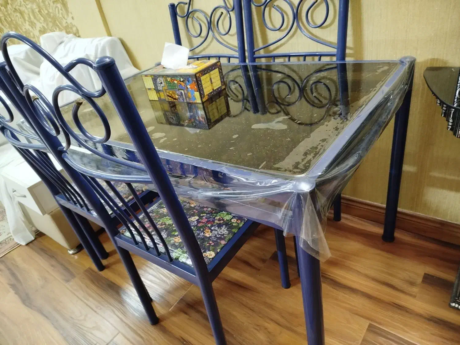 میز و صندلی چهارنفره|میز و صندلی غذاخوری|مشهد, عسگریه|دیوار