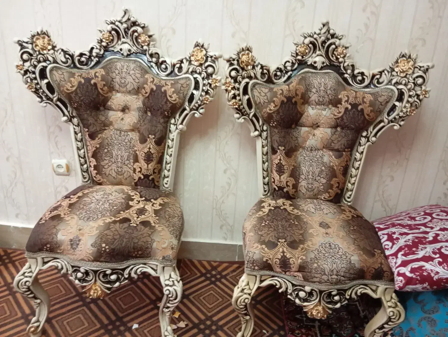 مبل سلطنتی آنتیک و تعدادی لوازم دیگه لطفاًبخوانید|کلکسیون اشیاء عتیقه|اهر, |دیوار