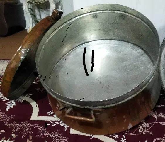 دیگ مسی به وزن 11کیلو وسینی مسی به وزن 7کیلو|کلکسیون اشیاء عتیقه|شاهینشهر, گزبرخوار|دیوار