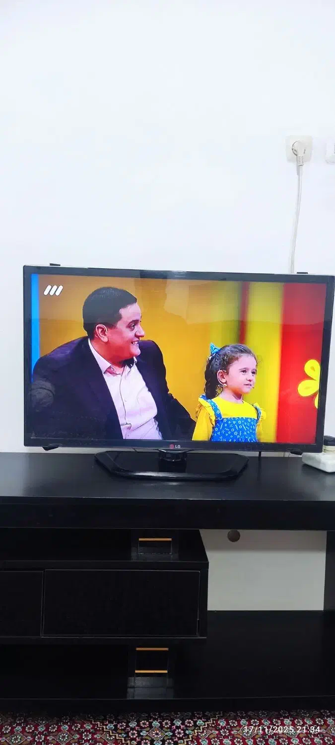 تلویزیون ال جی 32 اینچ دهگلان|تلویزیون و پروژکتور|سنندج, |دیوار