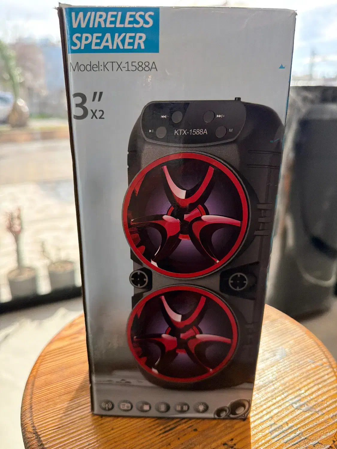 اسپیکر|پخش‌کننده همراه|رشت, کاکتوس|دیوار