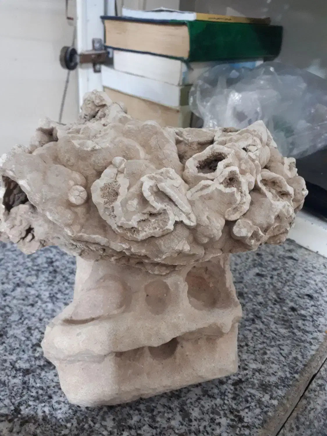 سنگ‌های کلکسیونی و سنگی که اهرنربا بهش میچسبد|کلکسیون اشیاء عتیقه|مشکان, |دیوار