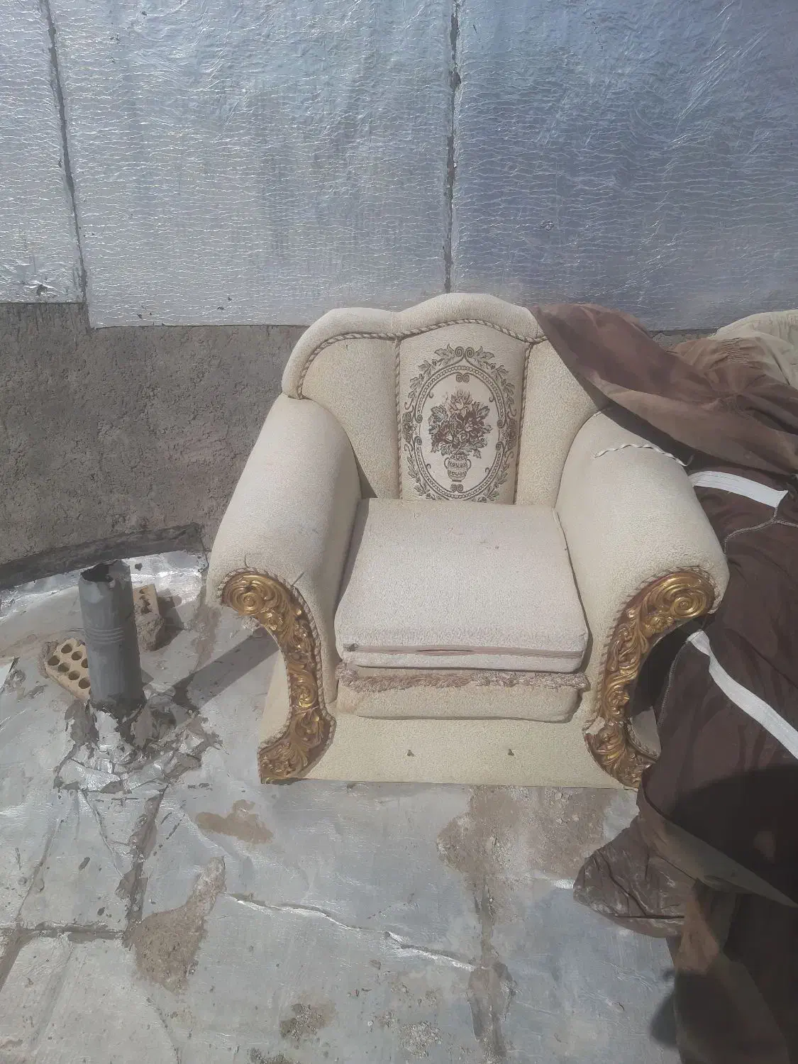 یک دست مبل هفت نفره سالم و تمیز|مبلمان خانگی و میز عسلی|سیرجان, |دیوار