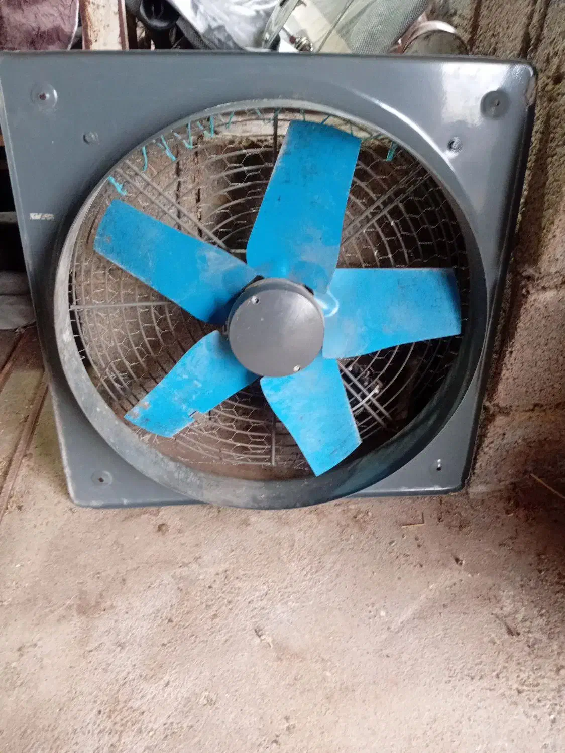 فن صنعتی|پنکه و تصفیه‌کنندهٔ هوا|سیاهکل, |دیوار